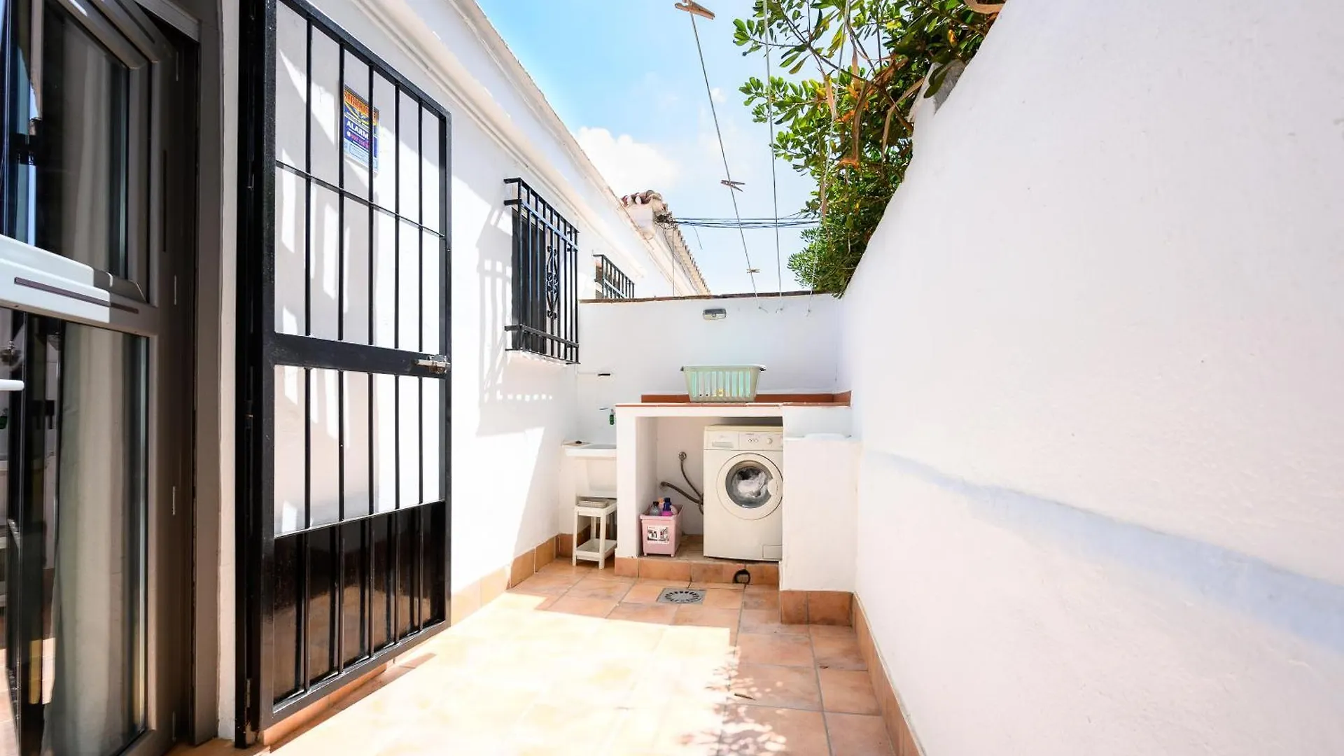 Chalet En Puerto Marina 베날마데나코스타