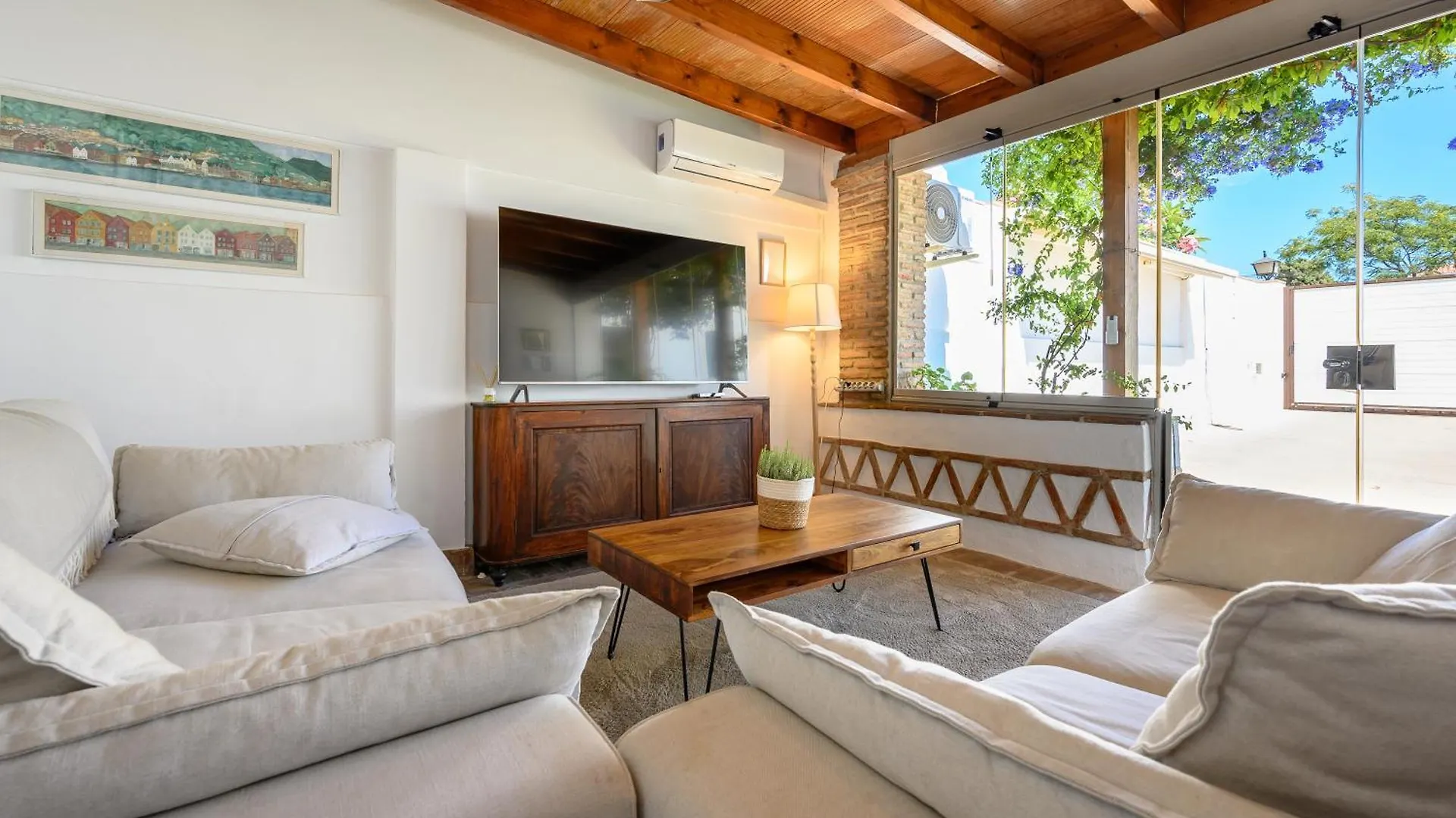 Chalet En Puerto Marina 베날마데나코스타